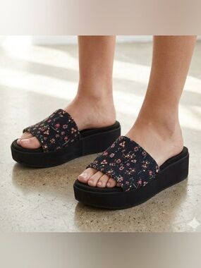 Sam Edelman Platform Slide Sandals